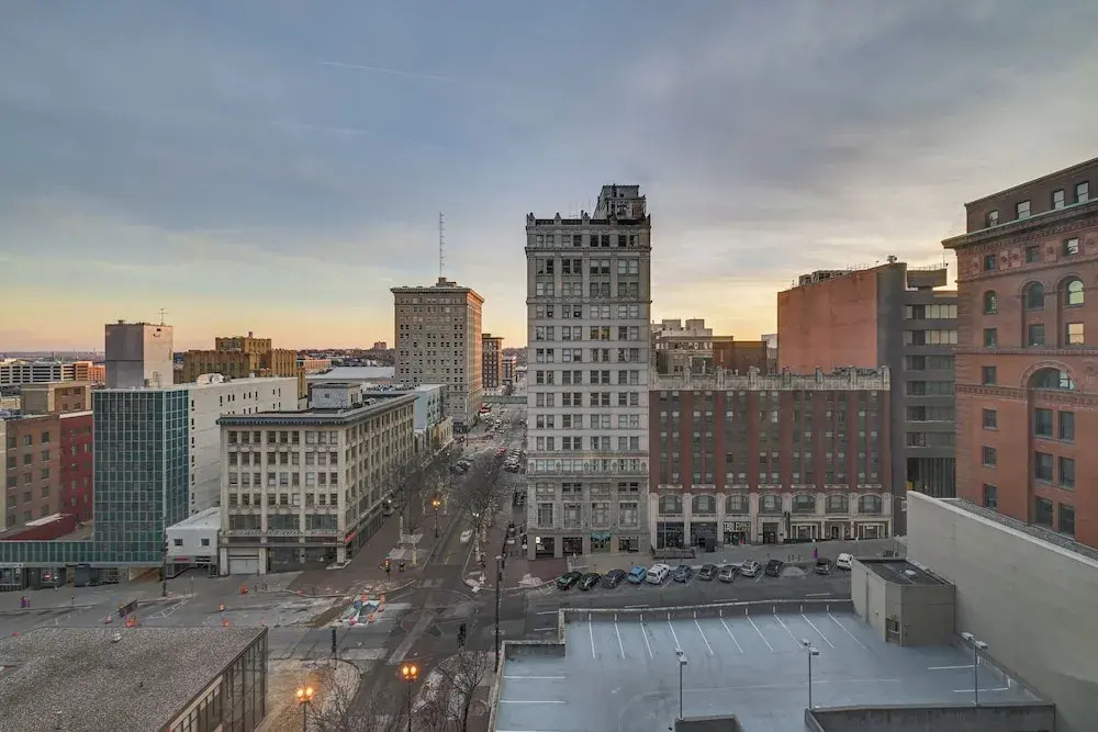 Heart of Dtwn Omaha: Historical Apt w/ Perks