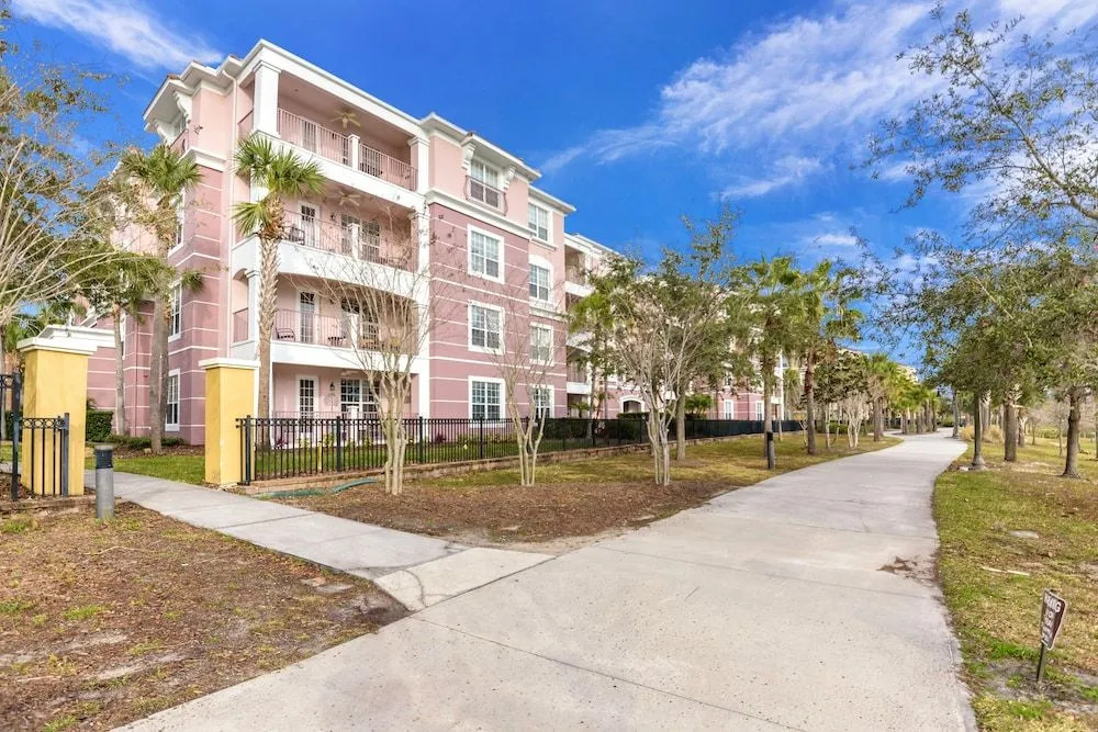 Casa Maya Deluxe 3 Bedroom Condo by Redawning