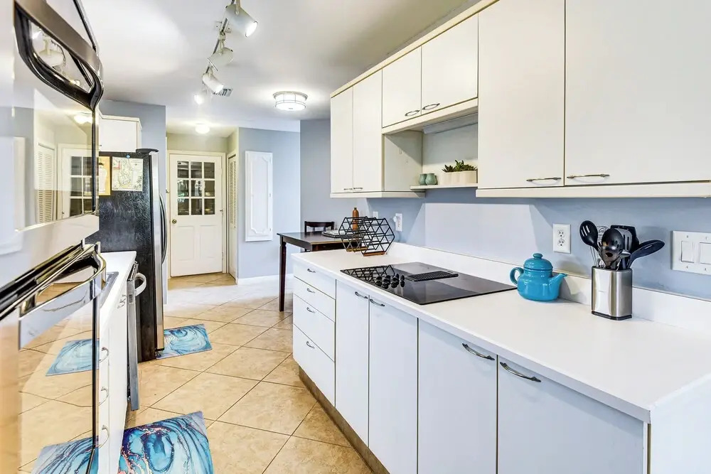 Steps to Ocean, Pool Access! Daytona Beach Gem