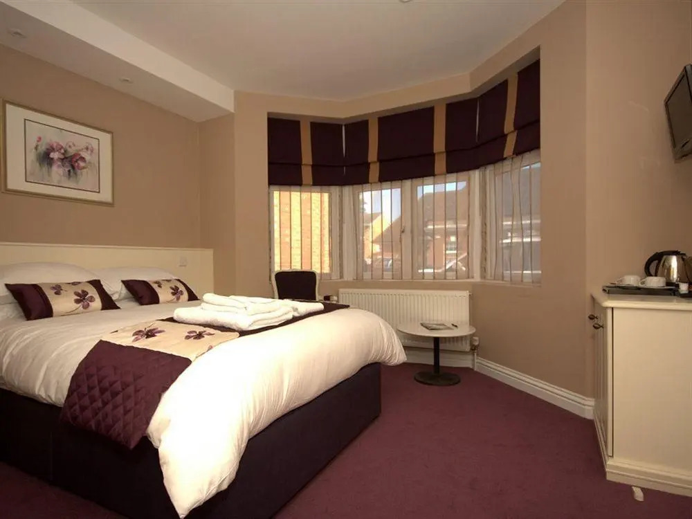 Highclere Hotel