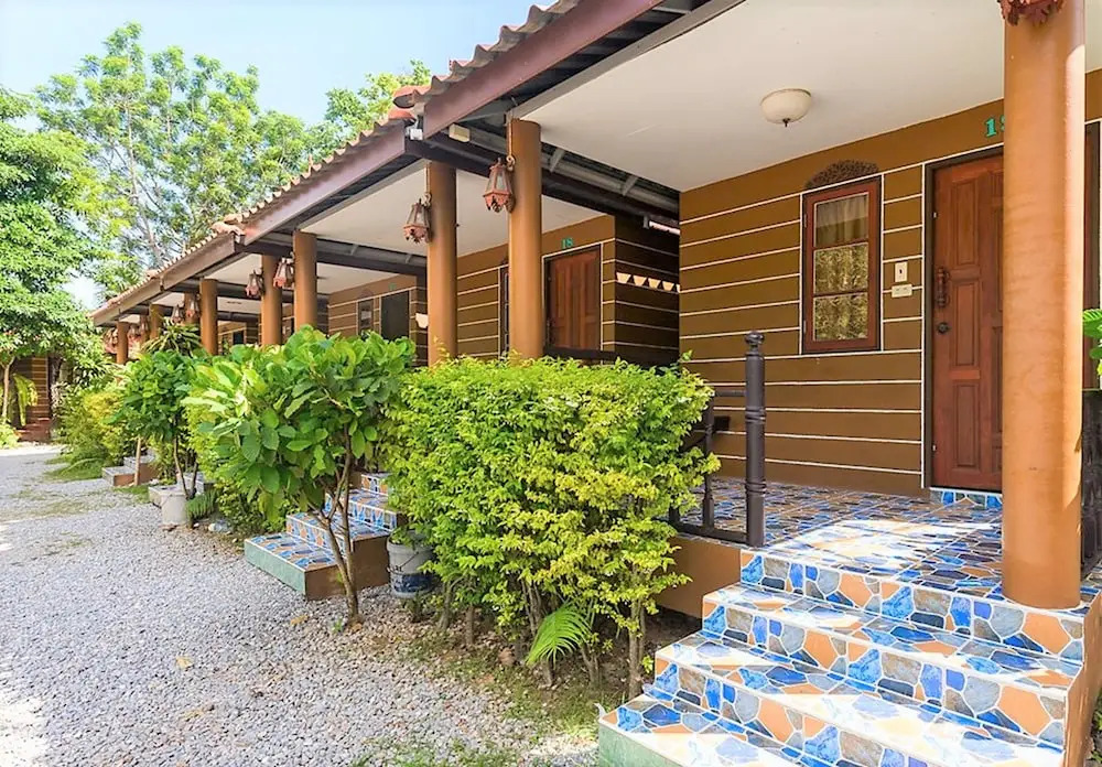 Lannathong Resort