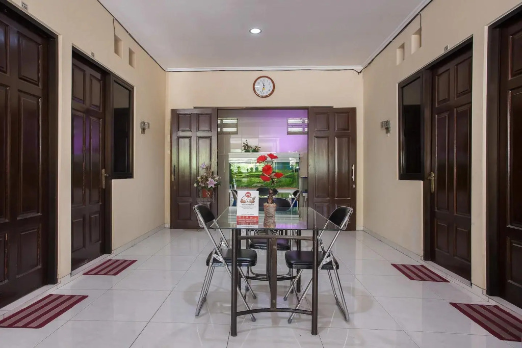 Hotel O Graha 99