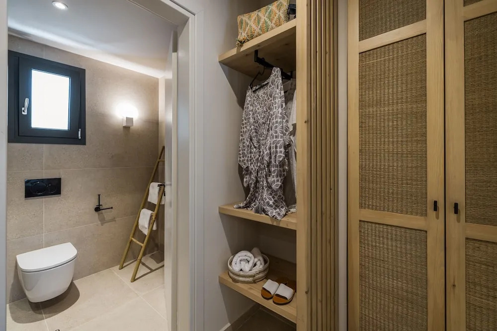 Topos Suites