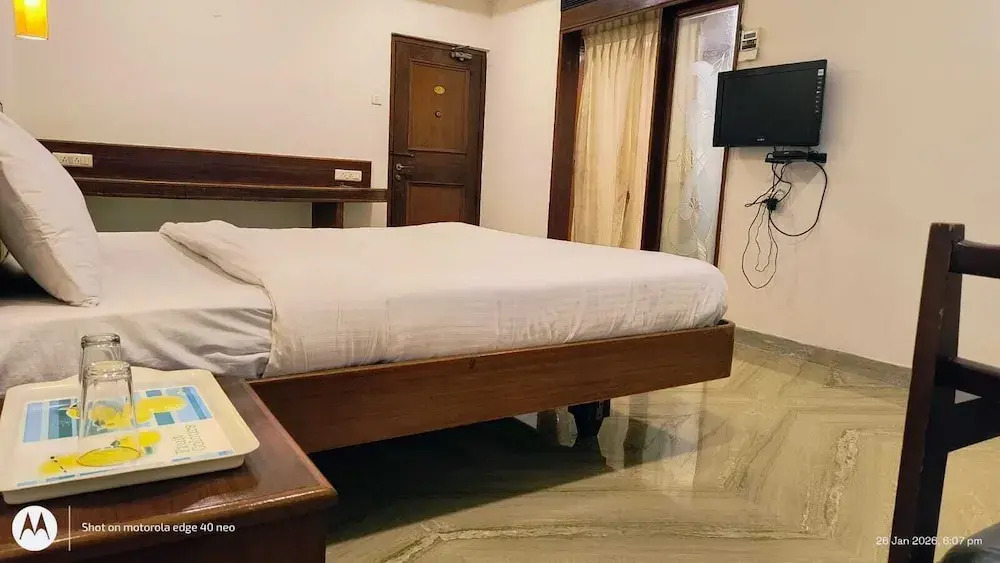 Rayas Inn
