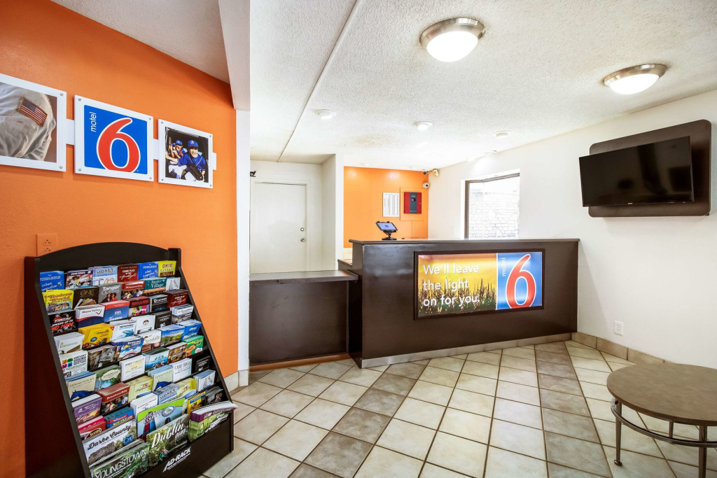 Motel 6-Dayton, OH - Englewood