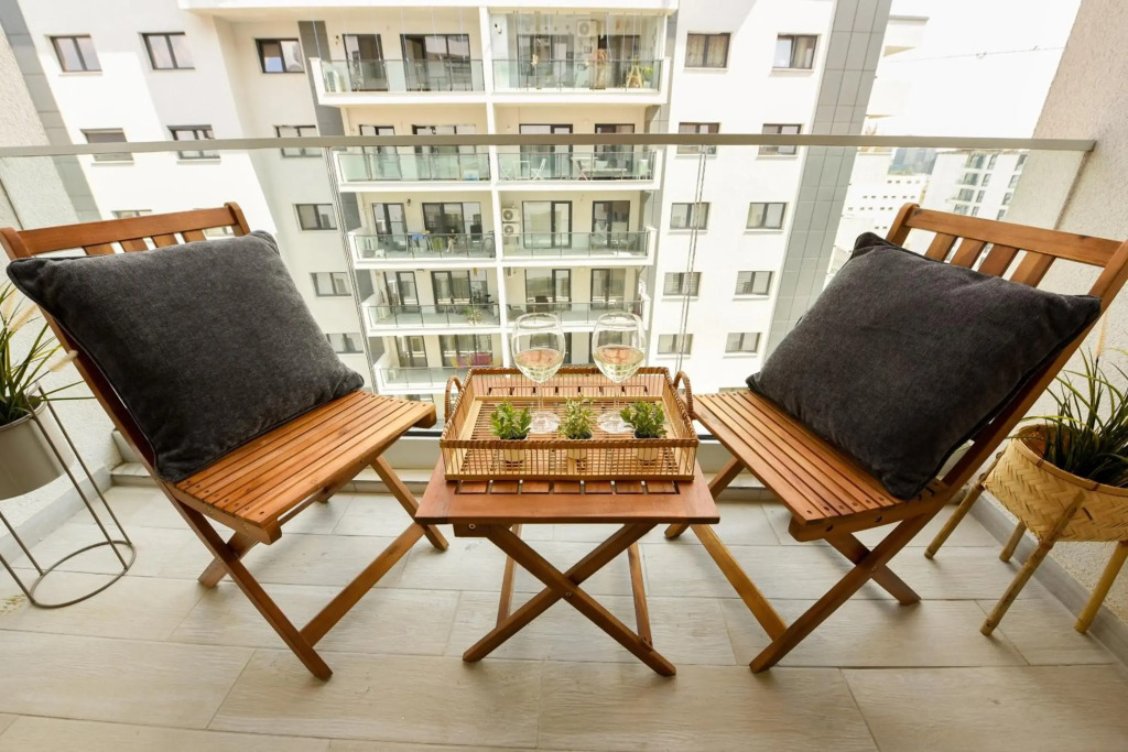 POWDER - City Center Studio with Balcony