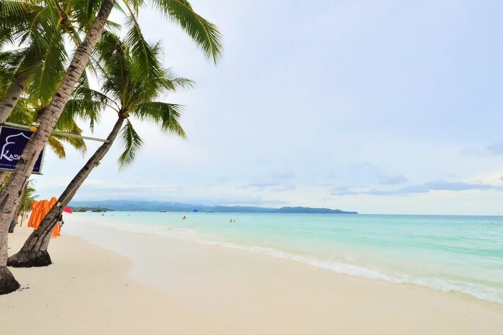 ZEN Rooms Station 1 White Beach