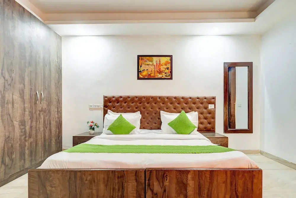 Mauryan Elite Hotel Qutab Minar Metro Station