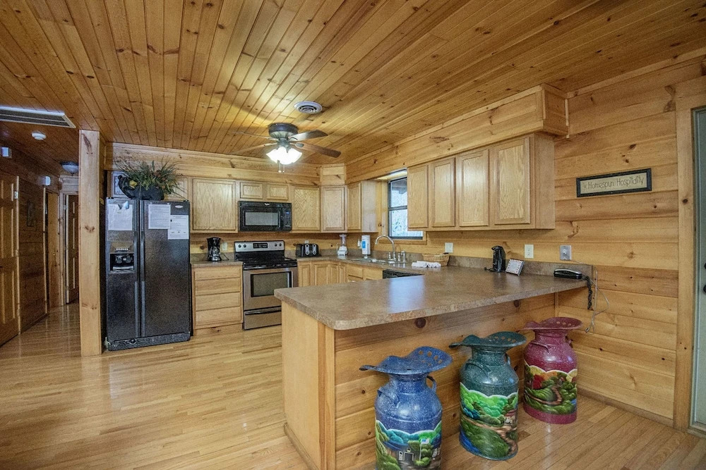 Homespun Hospitality by Heritage Cabin Rentals