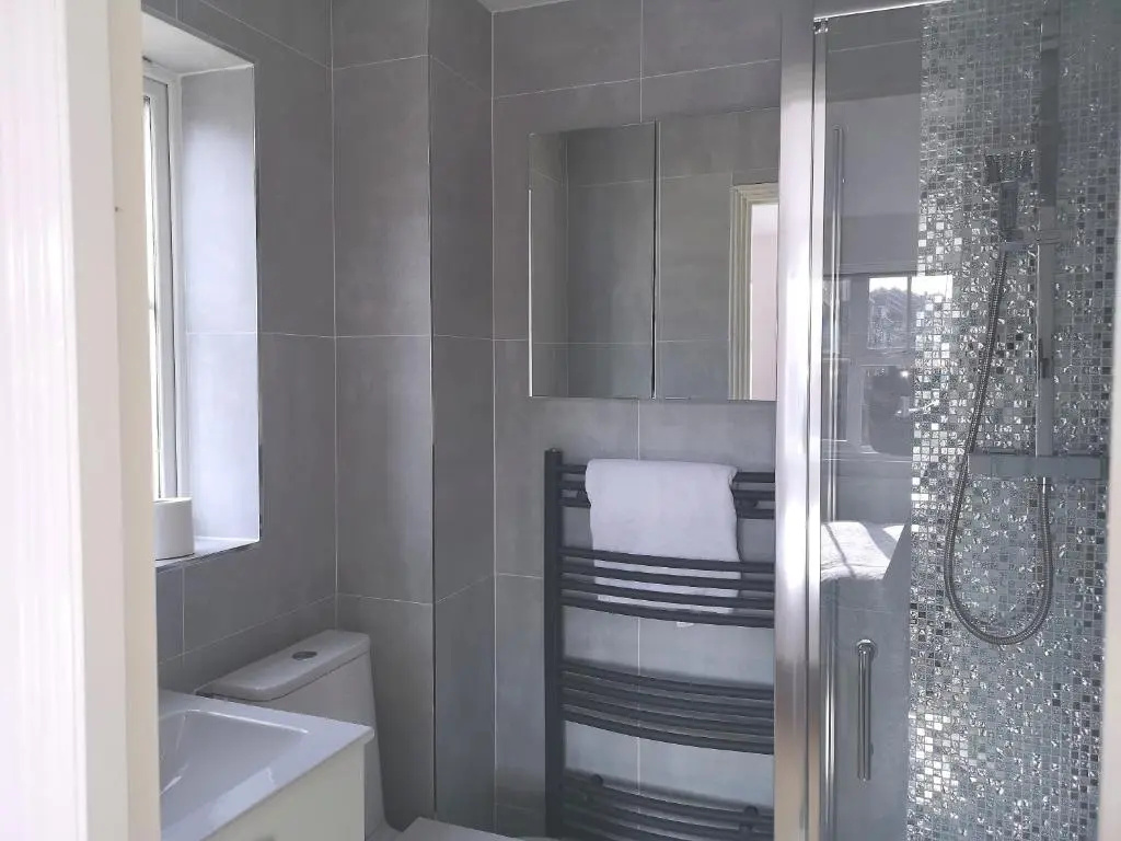 BIENVENUE in NEWHAVEN Luxury superking OR standard OR budget rooms