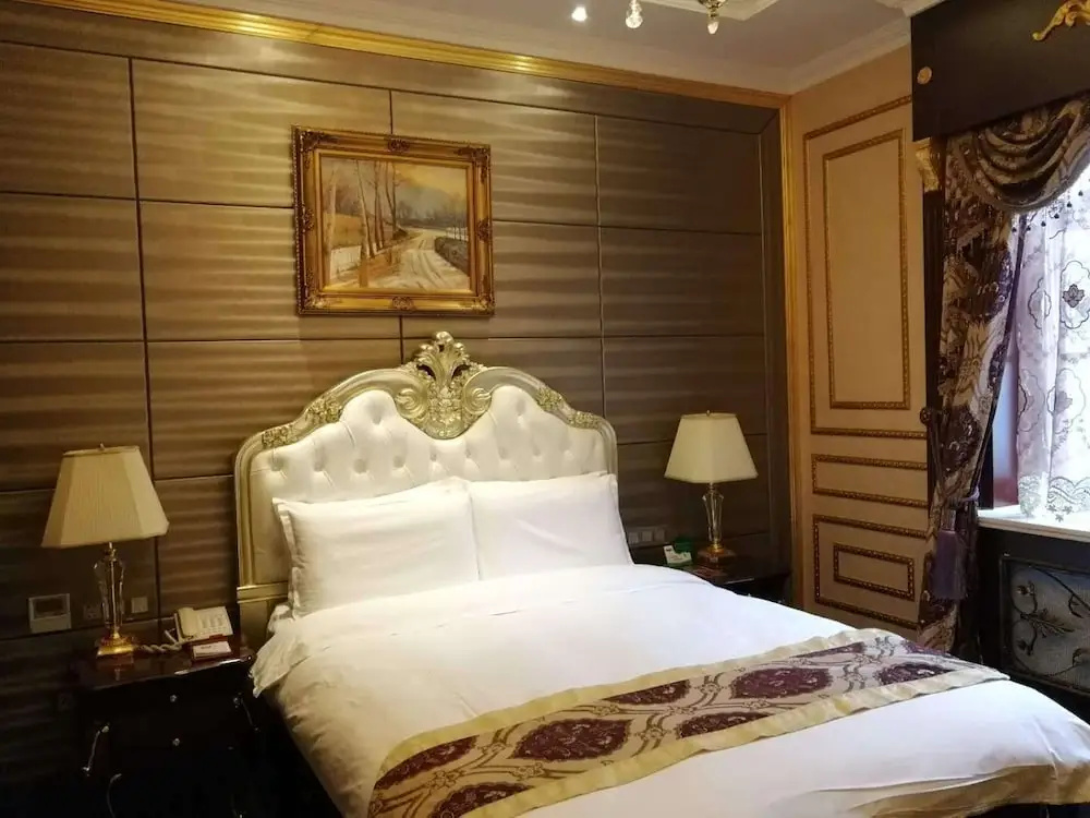 Railway 1896 Garden Hotel