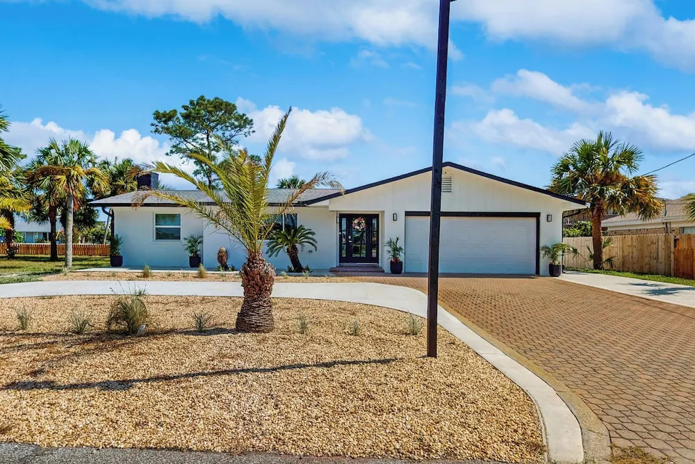 Steps to Sea! Coastal Escape in Fort Walton Beach
