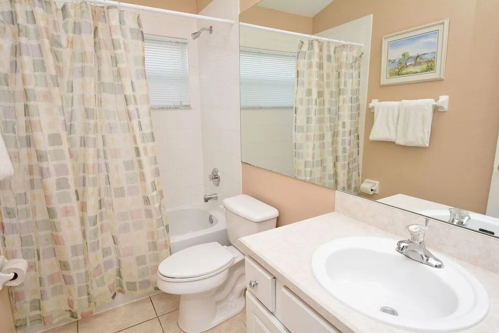 2589OL Forest View Drive 5 Br villa by RedAwning