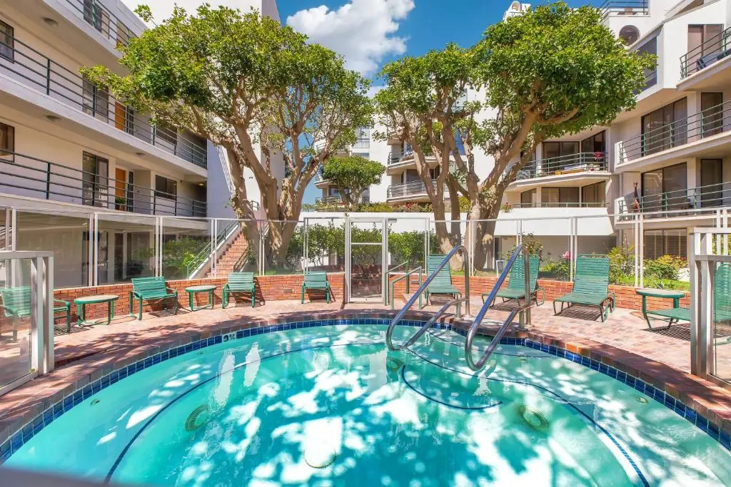 Spacious 2BR Santa Monica Beach Condo