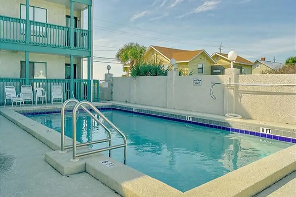 Emerald Shores Resort 2001 627850 by RedAwning