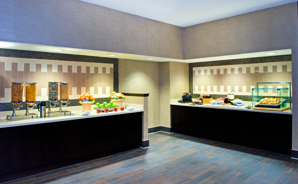 Embassy Suites by Hilton Dulles Airport