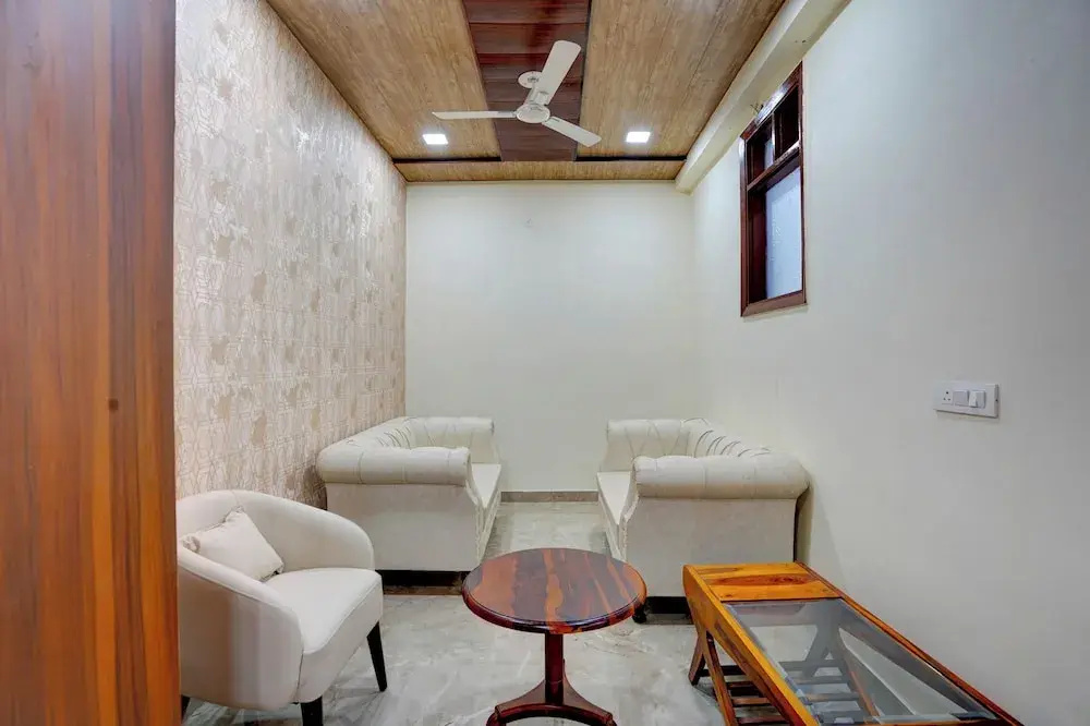 Hotel Relax Suites FNG Expresway 63 Noida
