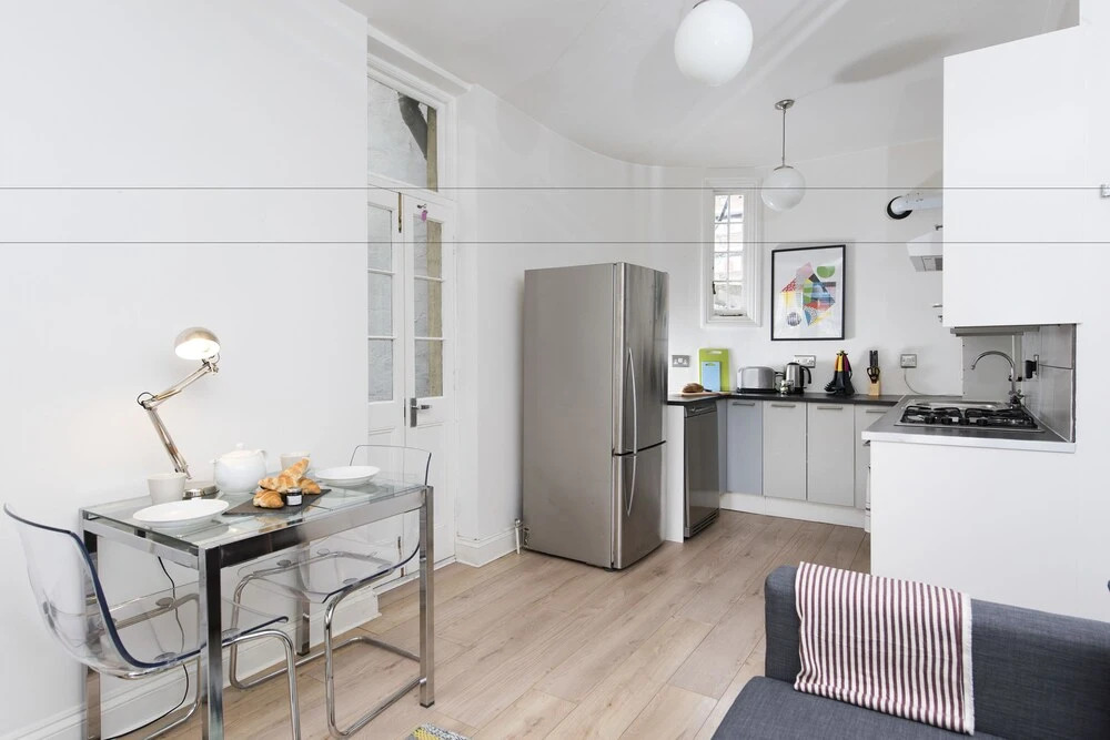 Stunning 1BR Kings Cross Flat!