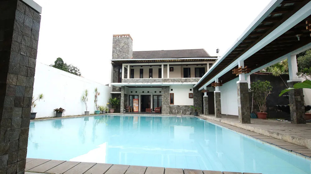 ZEN Rooms Grand Hotel Lembang
