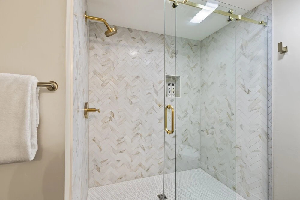 Town Pointe B204 3 Bedroom Condo by RedAwning