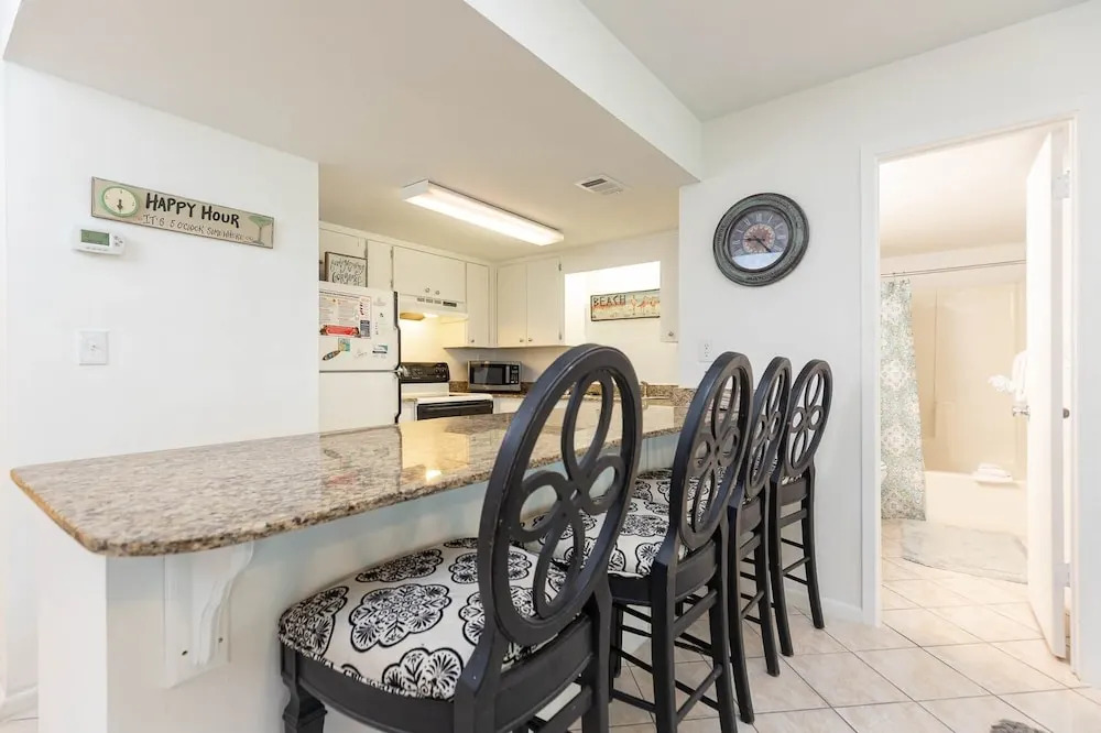 Island Winds West 671 2 Bedroom Condo