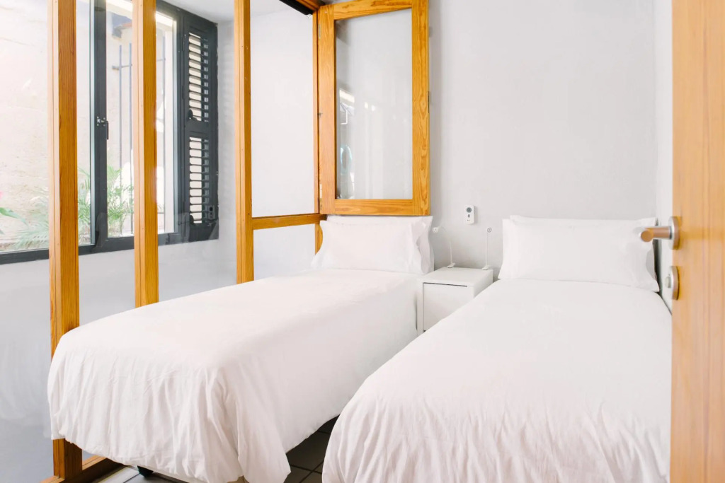 11 Holiday Homes