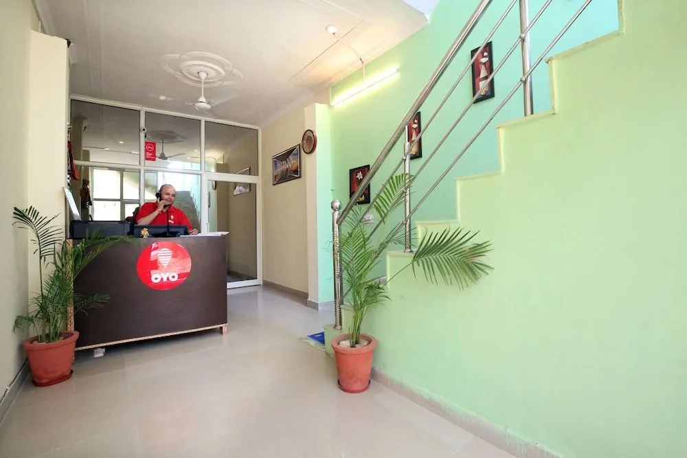 OYO 9038 Hotel Comfort