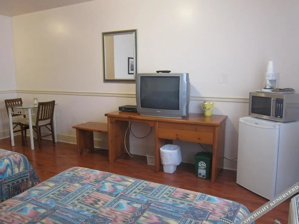 Shoreline Suites