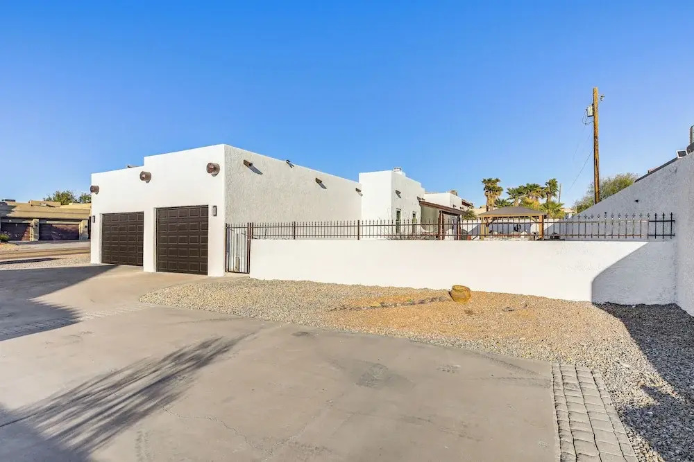 Pet-friendly Home w/ Hot Tub in Lake Havasu City
