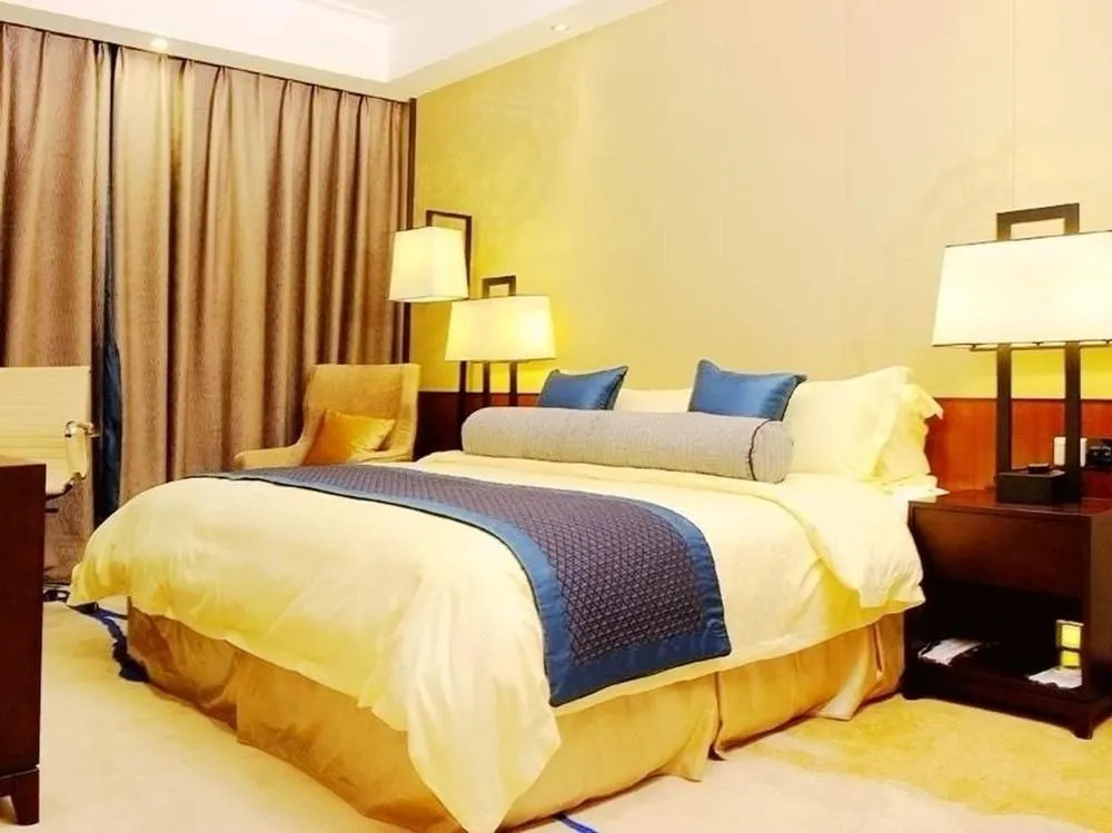 Leadersky Hotel