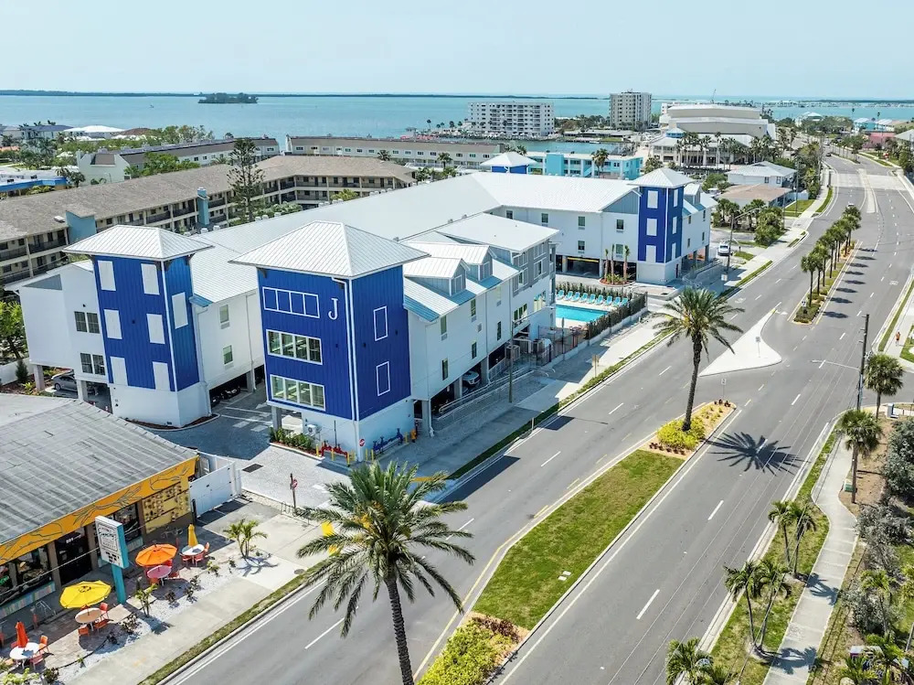 The J Hotel Dunedin near Honeymoon Island State Park, an Ascend Collection Hotel