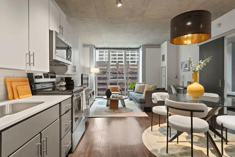 Group Home 3 Luxe Apts Spacious Central