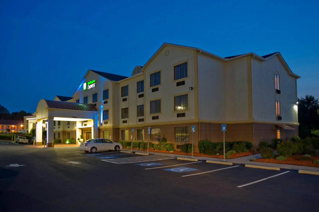 Holiday Inn Express & Suites Acworth - Kennesaw Northwest by IHG