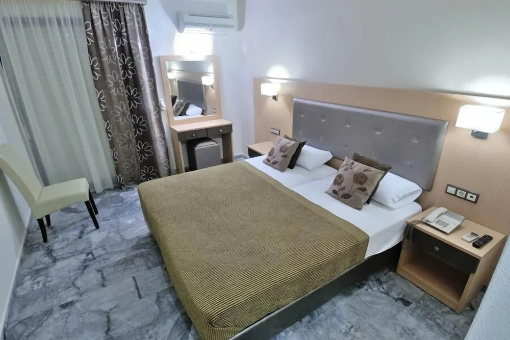 Lintzi Hotel