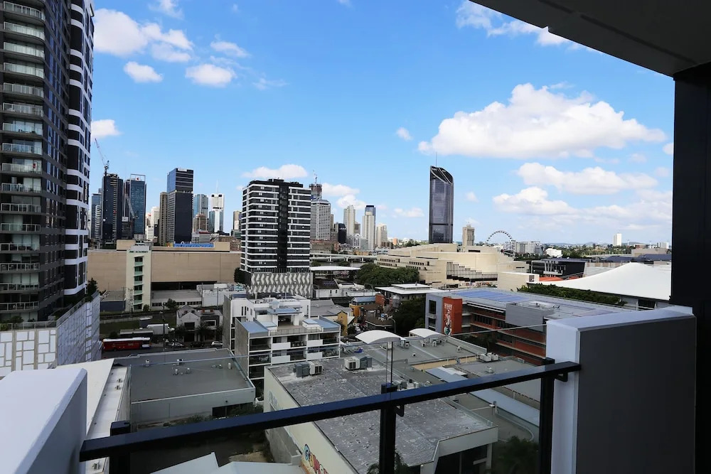 Ivy brisbane (700i)
