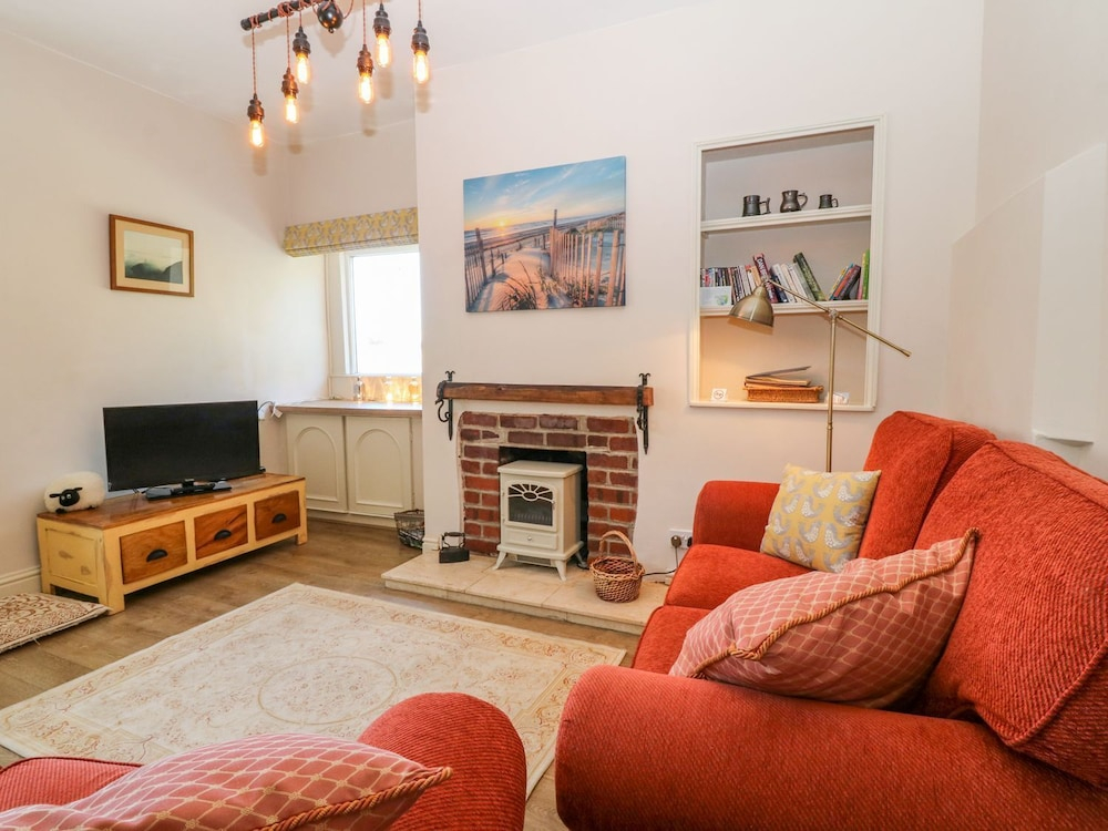 Charming 2 Bed House Near Rhoscolyn,discounts FOR