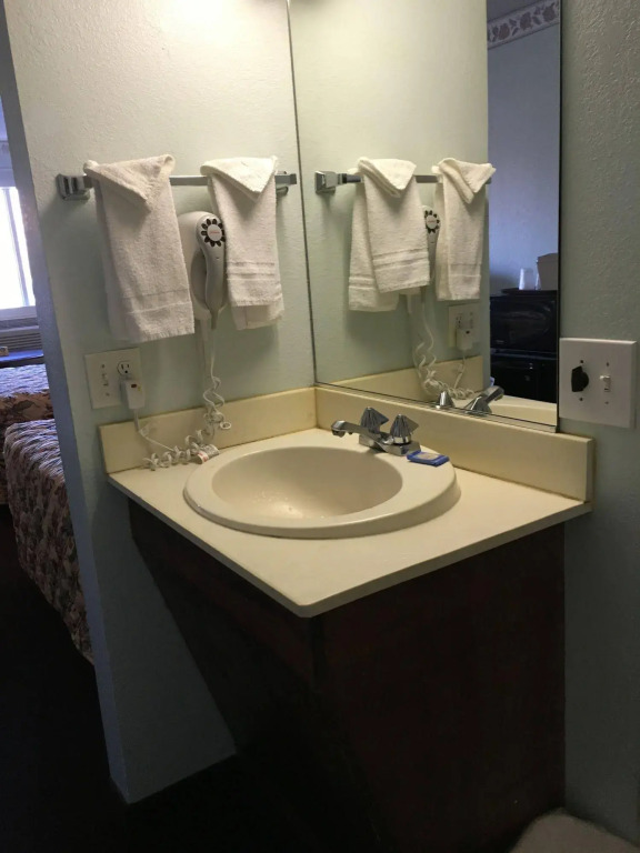 Budget Inn