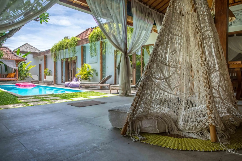 Elvano villa in heart of seminyak and near beach
