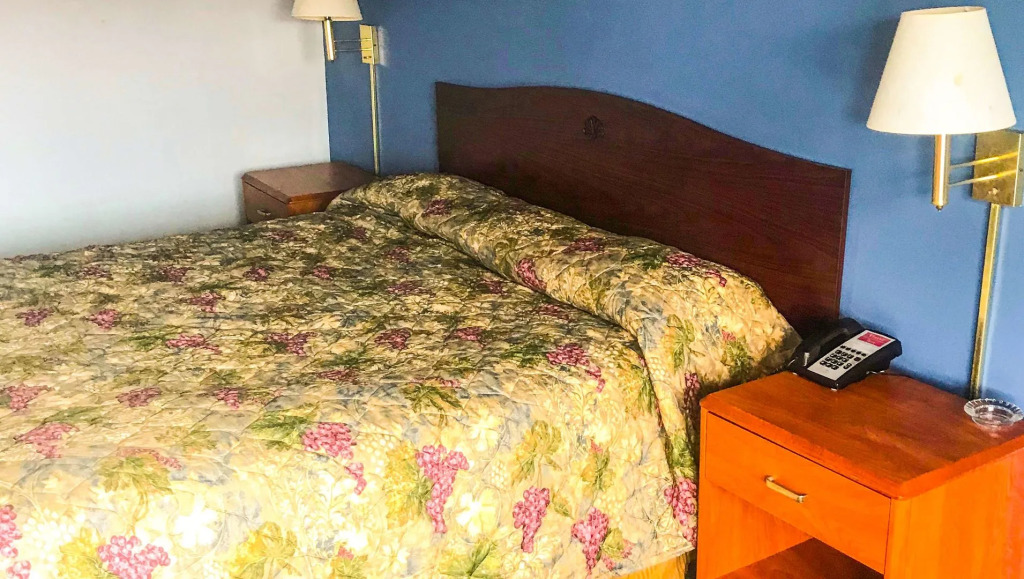 Economy 7 Inn- Newport News