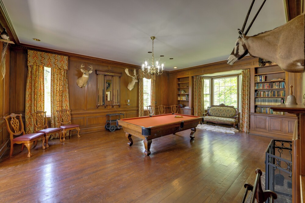 Home on Sprawling Estate, 6 Mi to Dtwn Spartanburg