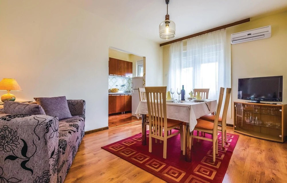 Beautiful Home in Crikvenica With Wifi and 3 Bedrooms