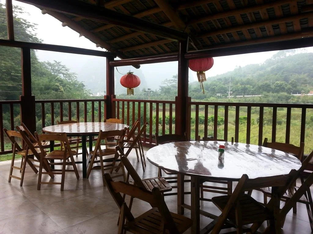 Yangshuo Dahuwai Camps Hotel