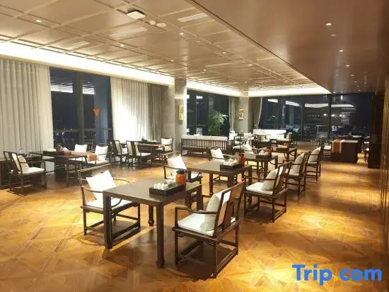 Gt Leston Hotel