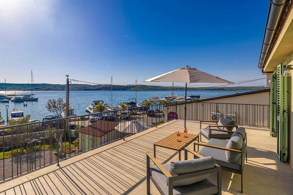 Villa Beachfront With 4 Bedrooms and 3 5 Bathrooms