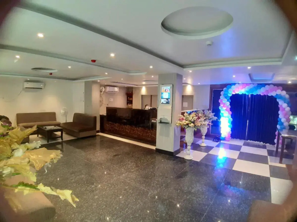 Hotel Crown Palace