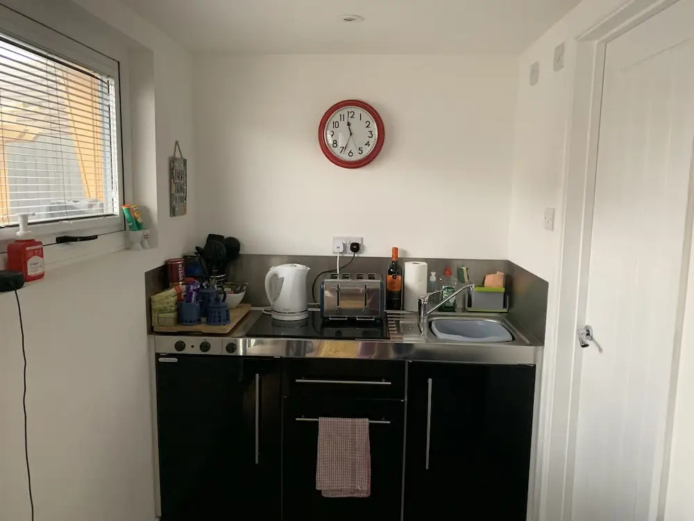 Lodge , air con , Free Parking , Mini bar