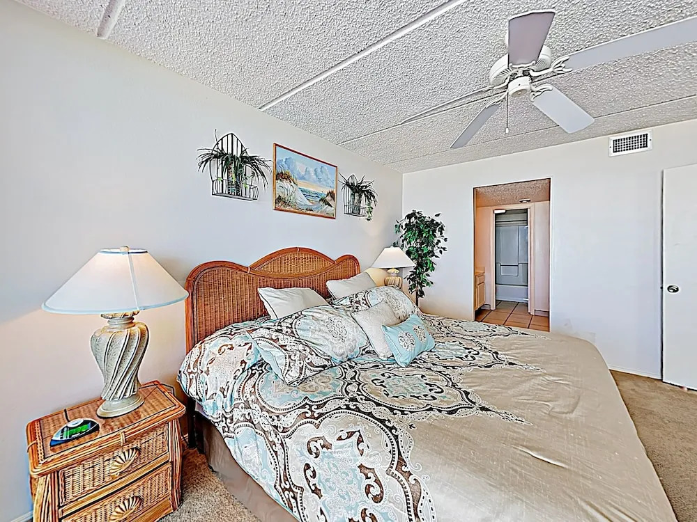 New Listing! Bright Beachfront Getaway W/ Balcony 2 Bedroom Condo