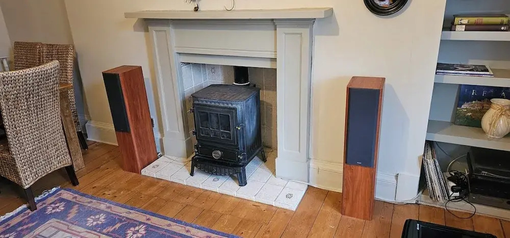 Snug - Macushla Apartment