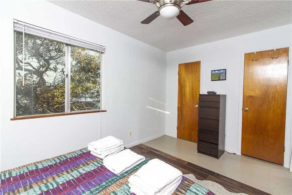 Artist Retreat, 2 Bedrooms, Summer Haven, 3 Houses to Beach, Sleeps 7