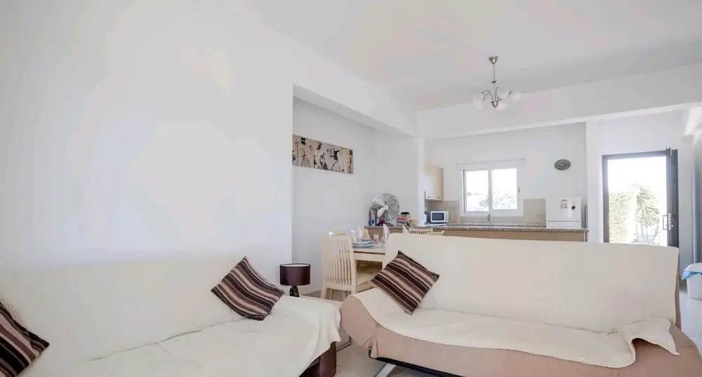 Spacious and Modern 2 bed Apartment in Peyia